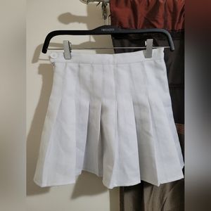 (Used) Fanoy White Pleated Skort XS